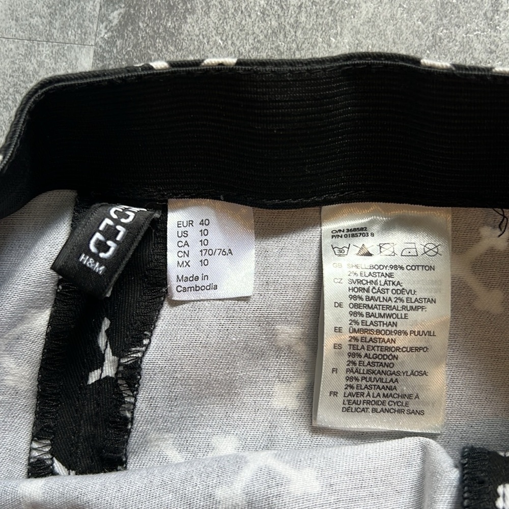 H&M black & white tribal mini skirt size 10 stretchy X pattern - Picture 6 of 8